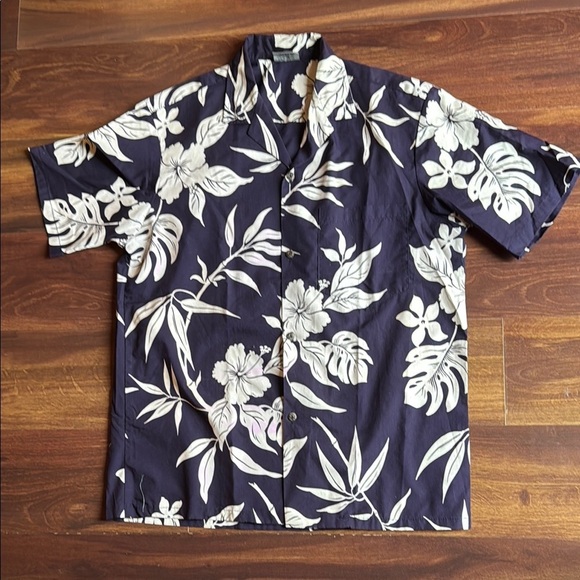 ROYAL CREATIONS Navy Blue Floral Hawaiian Shirt Size Medium - Picture 1 of 10